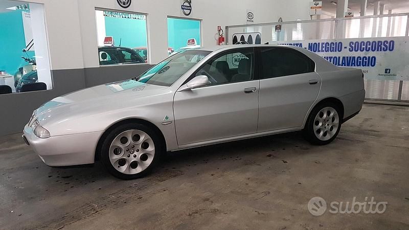 Usata Alfa Romeo 166 190 CV (139 kW) 1999 Grigio Berlina
