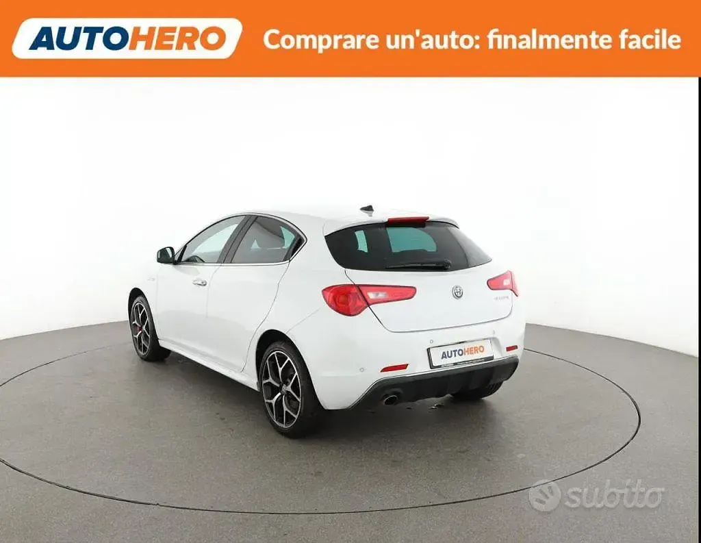 Usata Alfa Romeo Giulietta Super 120 CV (88 kW) 2020 Bianco Utilitaria