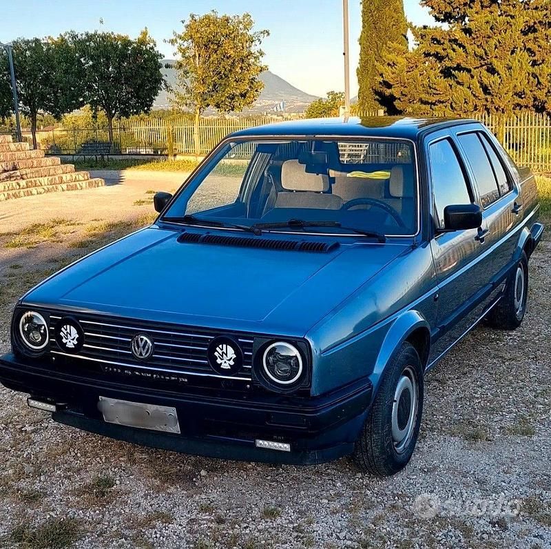 Begagnad VW Jetta 54 HK (39 kW) 1989 Blå Sedan