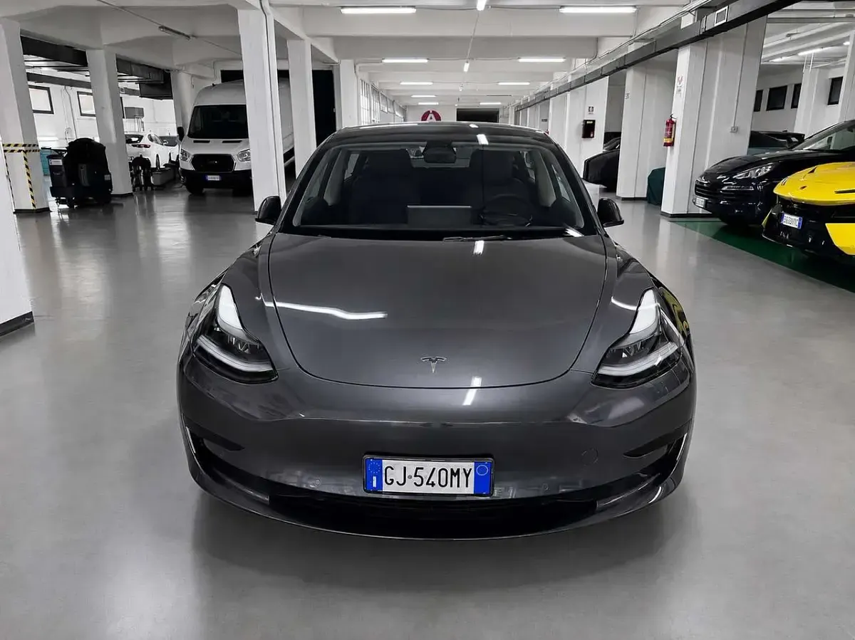 Usata Tesla Model 3 Standard Range 88 kW (120 CV) 2022 Grigio stealth Berlina