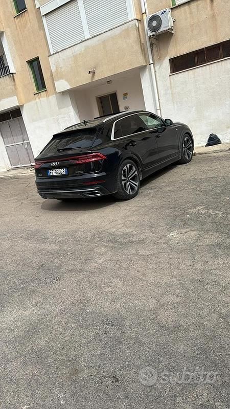 Usata Audi Q8 286 CV (210 kW) 2020 Nero SUV