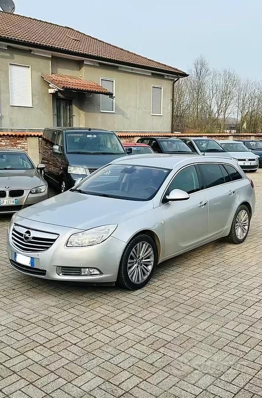 Usata Opel Insignia Cosmo 160 CV (117 kW) 2012 Grigio Station wagon