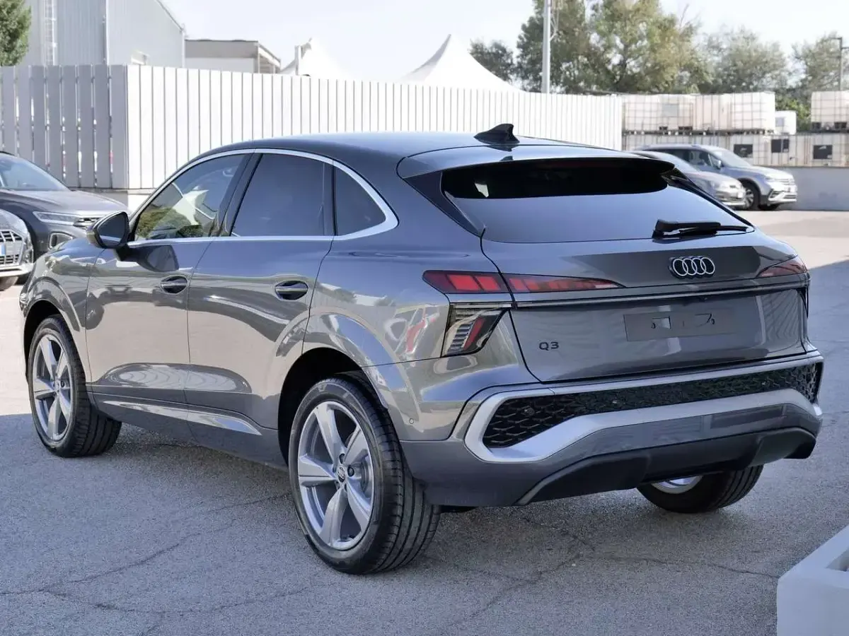 Nuova Audi Q3 Sportback S-Line 150 CV (110 kW) 2026 Grigio SUV