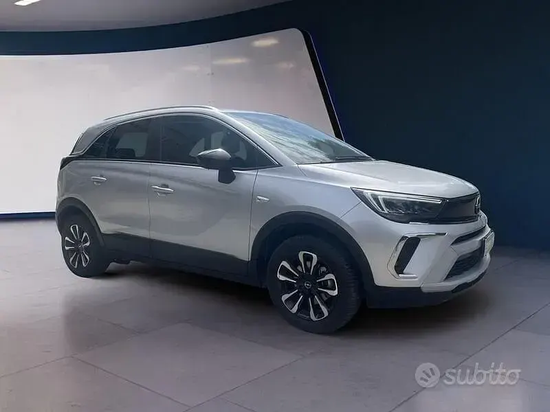 Usata Opel Crossland Elegance 110 CV (80 kW) 2024 Grigio SUV