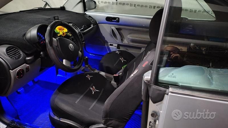 Usata VW New Beetle Cabriolet 101 CV (74 kW) 2005 Grigio Cabrio