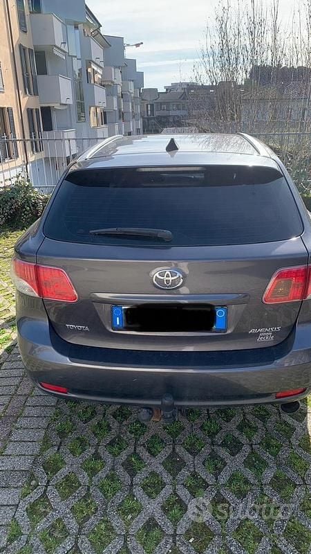 Usata Toyota Avensis 2012 Station wagon