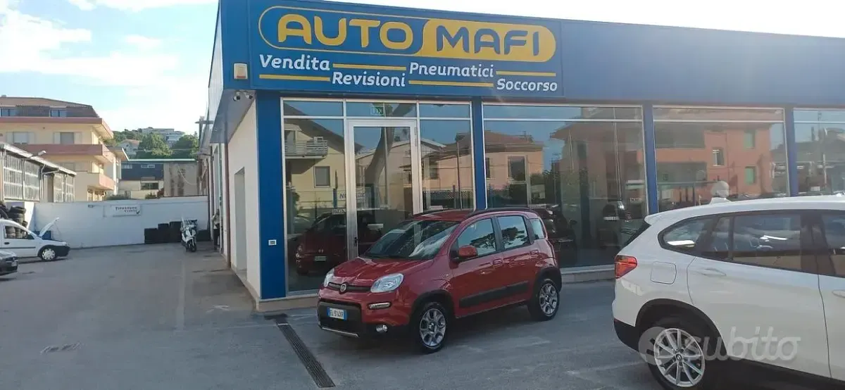 Usata Fiat Panda 4x4 S 75 CV (55 kW) 2012 Rosso Utilitaria