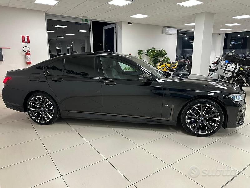 Usata BMW 730 M Sport 286 CV (210 kW) 2021 Nero Berlina