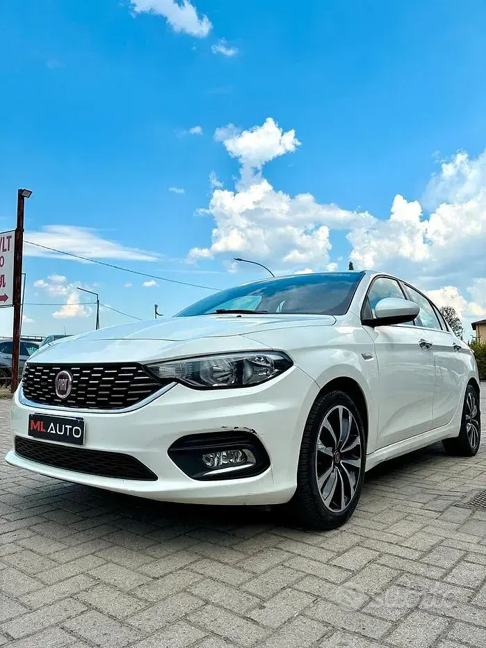 Usata Fiat Tipo Lounge 120 CV (88 kW) 2016 Bianco Berlina