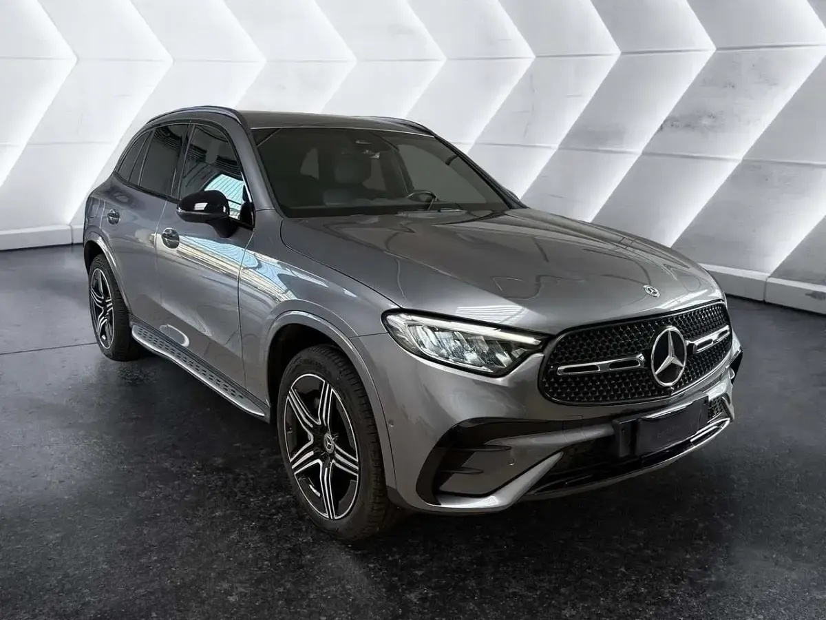 Usata Mercedes GLC300de Advanced 197 CV (144 kW) 2023 Grigio scuro SUV