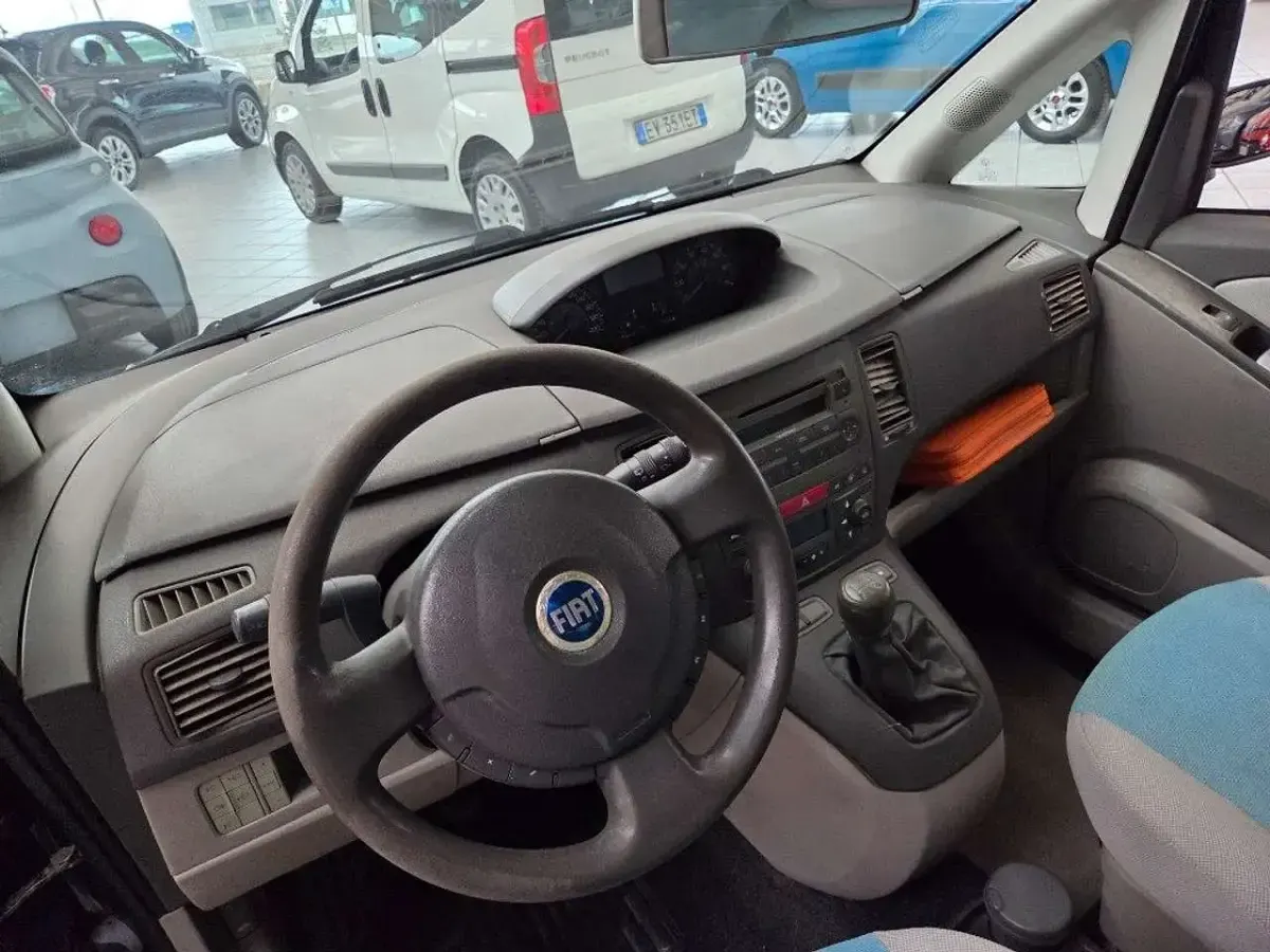 Usata Fiat Idea Emotion 70 CV (51 kW) 2005 Grigio Monovolume
