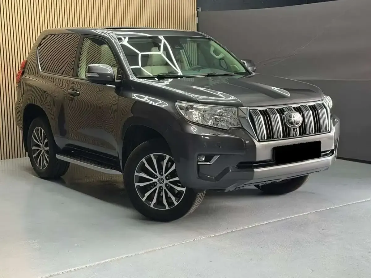 Usata Toyota Land Cruiser Lounge+ 177 CV (130 kW) 2020 Grigio Station wagon