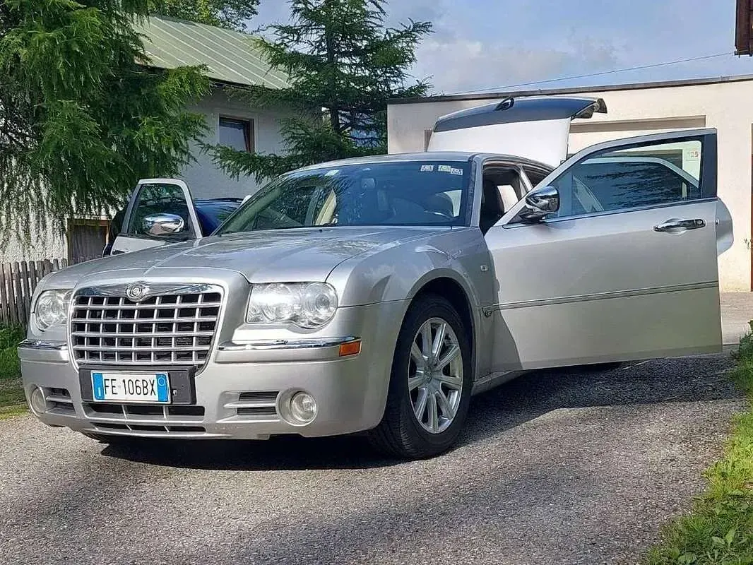 Usata Chrysler 300C Touring 218 CV (160 kW) 2006 Argento Station wagon