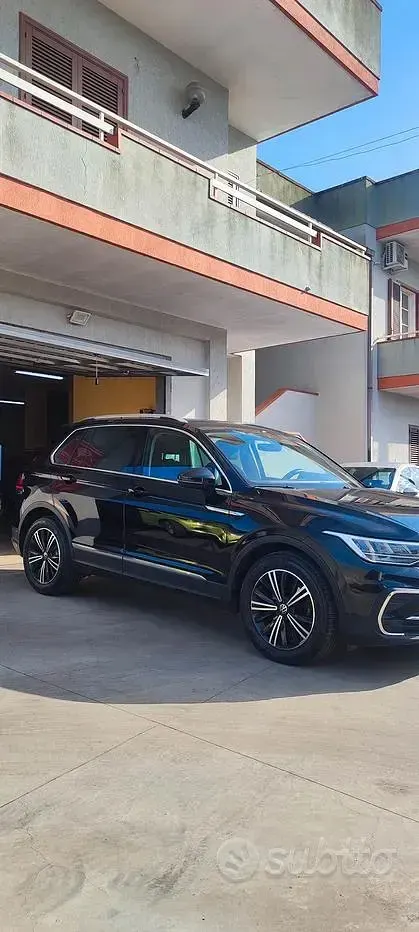 Usata VW Tiguan Life 122 CV (89 kW) 2021 Nero SUV