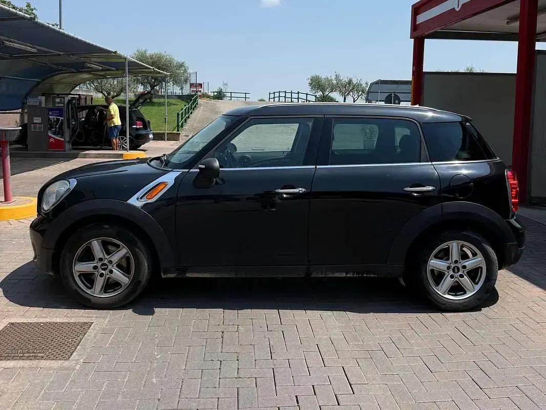 Usata Mini One D 90 CV (66 kW) 2014 Nero Utilitaria