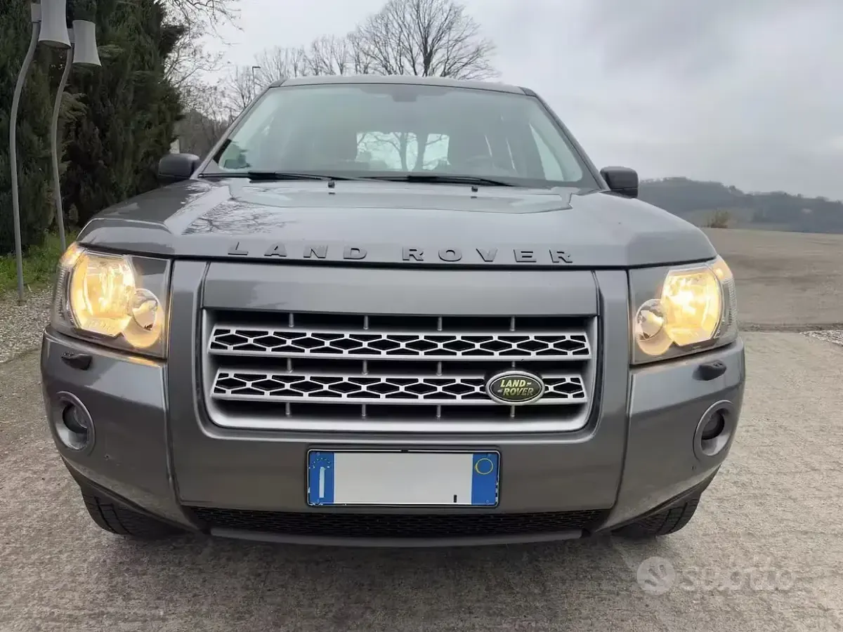 Usata Land Rover Freelander 2 HSE 150 CV (110 kW) 2012 Grigio SUV