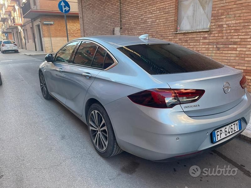 Usata Opel Insignia 2017 Grigio Berlina