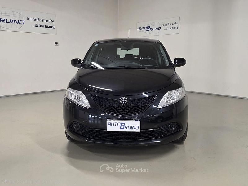 Usata Lancia Ypsilon Gold 69 CV (50 kW) 2018 Nero Utilitaria