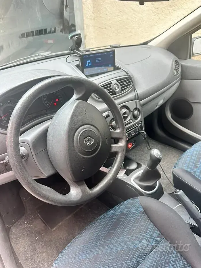 Usata Renault R12 58 CV (42 kW) 2007 Grigio Berlina