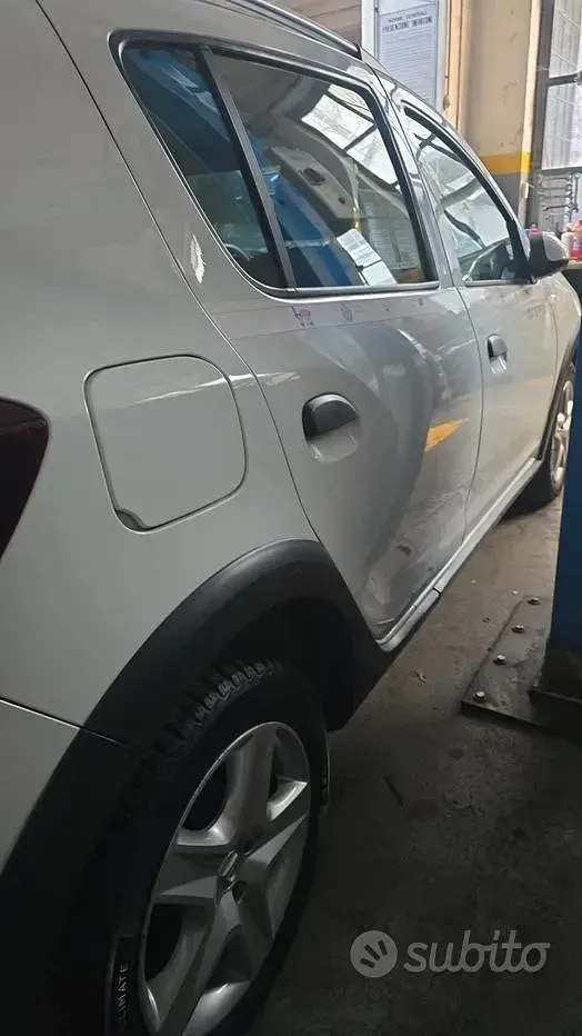 Begagnad Dacia Sandero Stepway 90 HK (66 kW) 2016 Vit Sedan