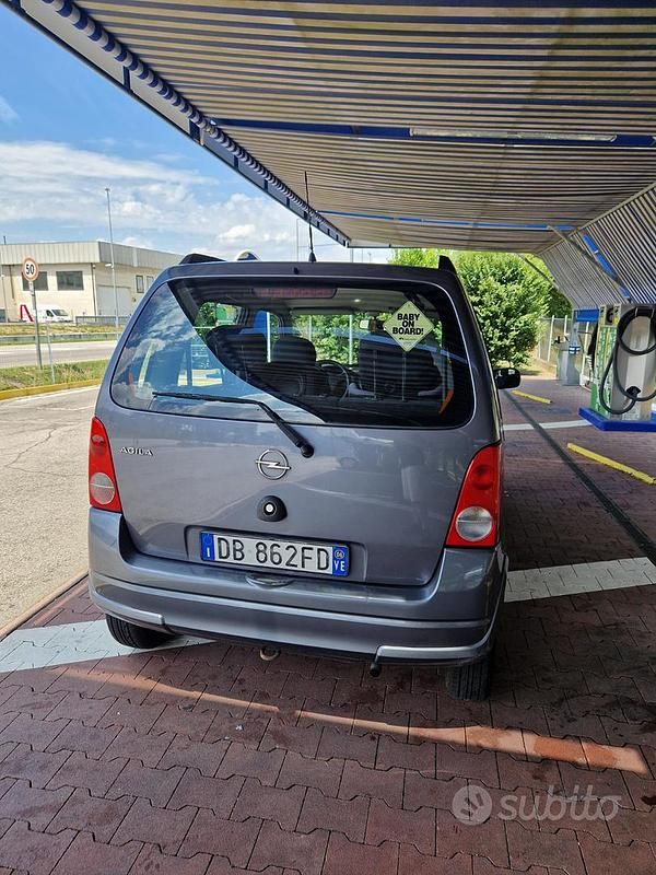Usata Opel Agila 60 CV (44 kW) 2006 Grigio Utilitaria