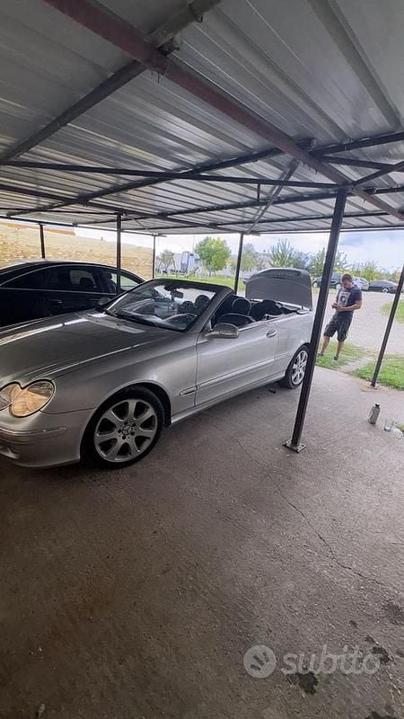 Usata Mercedes CLK320 218 CV (160 kW) 2004 Grigio Cabrio