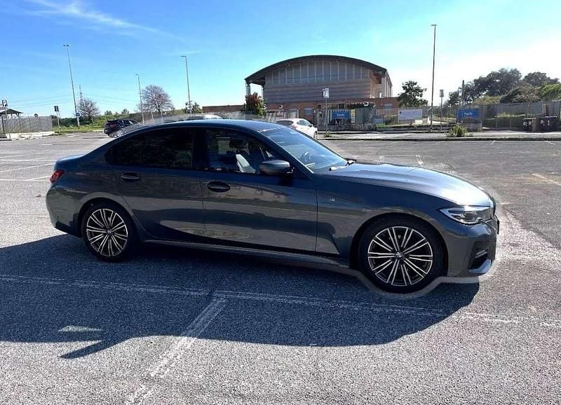 Usata BMW 318 M Sport 156 CV (114 kW) 2021 Grigio Berlina
