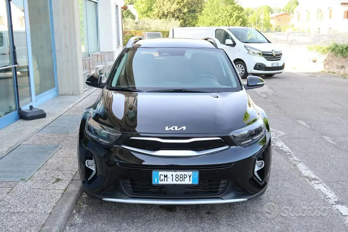 Gebraucht Kia Stonic Style 84 PS (61 kW) 2023 Schwarz SUV