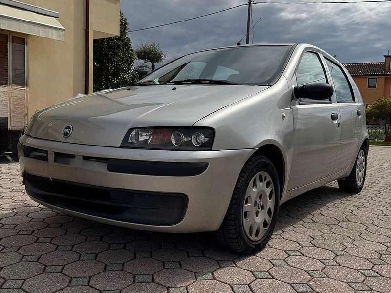 Usata Fiat Punto 60 CV (44 kW) 2001 Argento Utilitaria