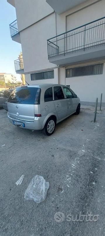 Usata Opel Meriva 2006 Grigio Monovolume