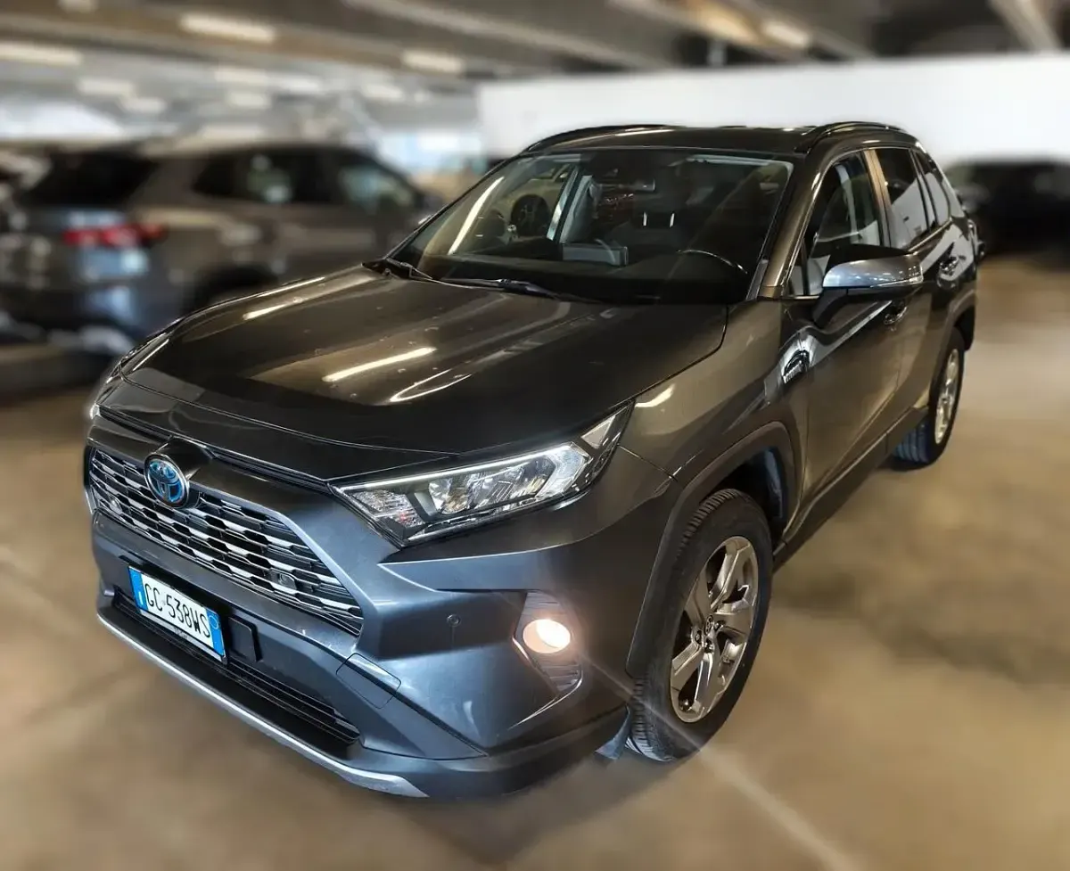 Usata Toyota RAV4 Active 185 CV (136 kW) 2020 Grigio SUV