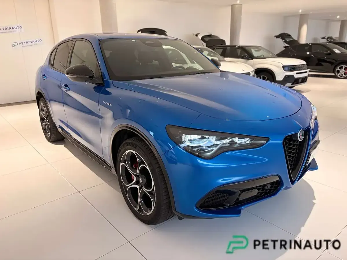 Usata Alfa Romeo Stelvio Veloce 209 CV (153 kW) 2025 Blu misano SUV