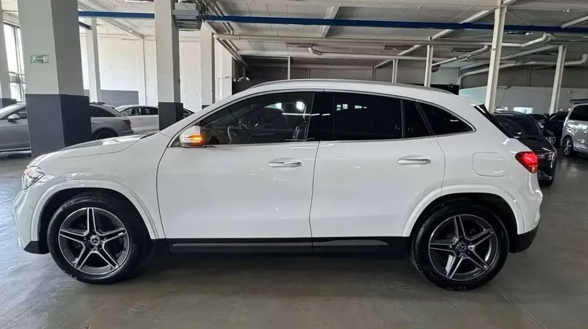 Usata Mercedes GLA200 AMG 150 CV (110 kW) 2024 Bianco SUV