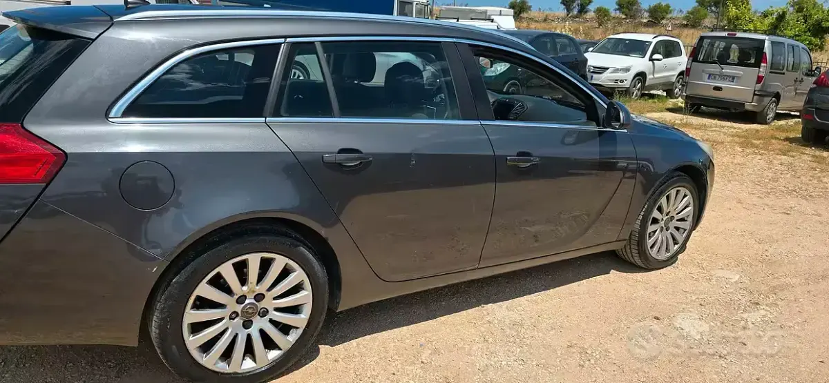 Usata Opel Insignia 131 CV (96 kW) 2012 Grigio Station wagon