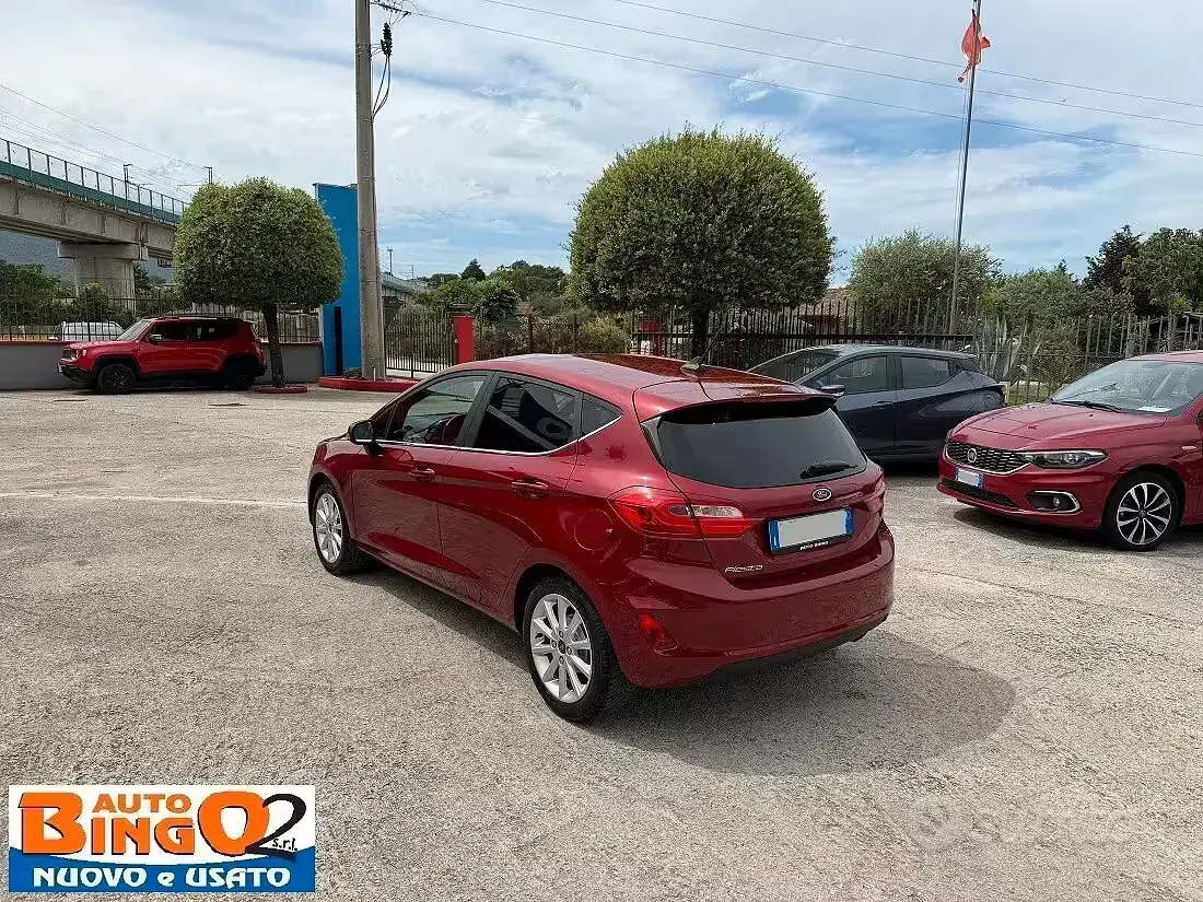 Usata Ford Fiesta Titanium 75 CV (55 kW) 2020 Rosso Utilitaria