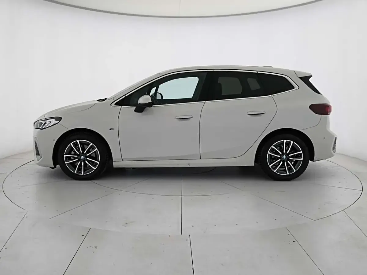Usata BMW 216 Active Tourer M Sport 122 CV (89 kW) 2024 Alpin white Monovolume