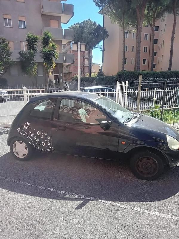 Begagnad Ford Fiesta 68 HK (50 kW) 2005 Halvkombi