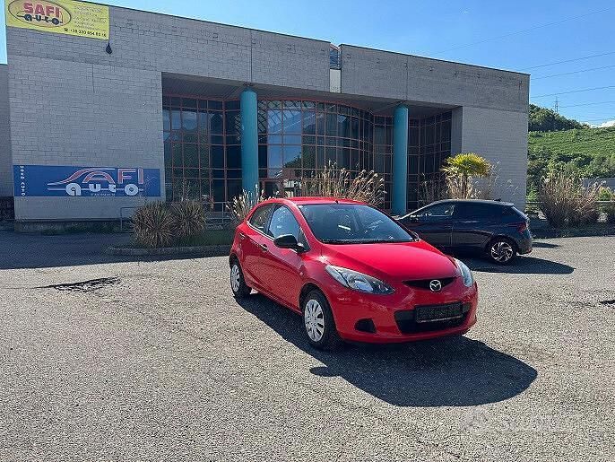 Usata Mazda 2 75 CV (55 kW) 2009 Rosso Utilitaria