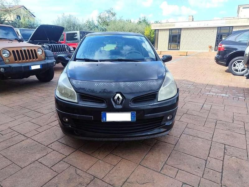 Usata Renault Clio III LE 75 CV (55 kW) 2007 Nero Berlina