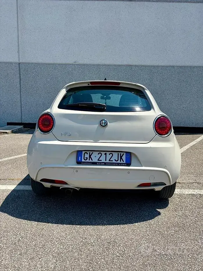Usata Alfa Romeo MiTo 84 CV (61 kW) 2011 Bianco Utilitaria