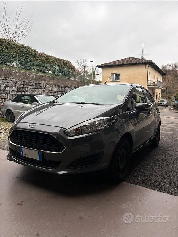 Usata Ford Fiesta Business Edition 60 CV (44 kW) 2017 Grigio Berlina