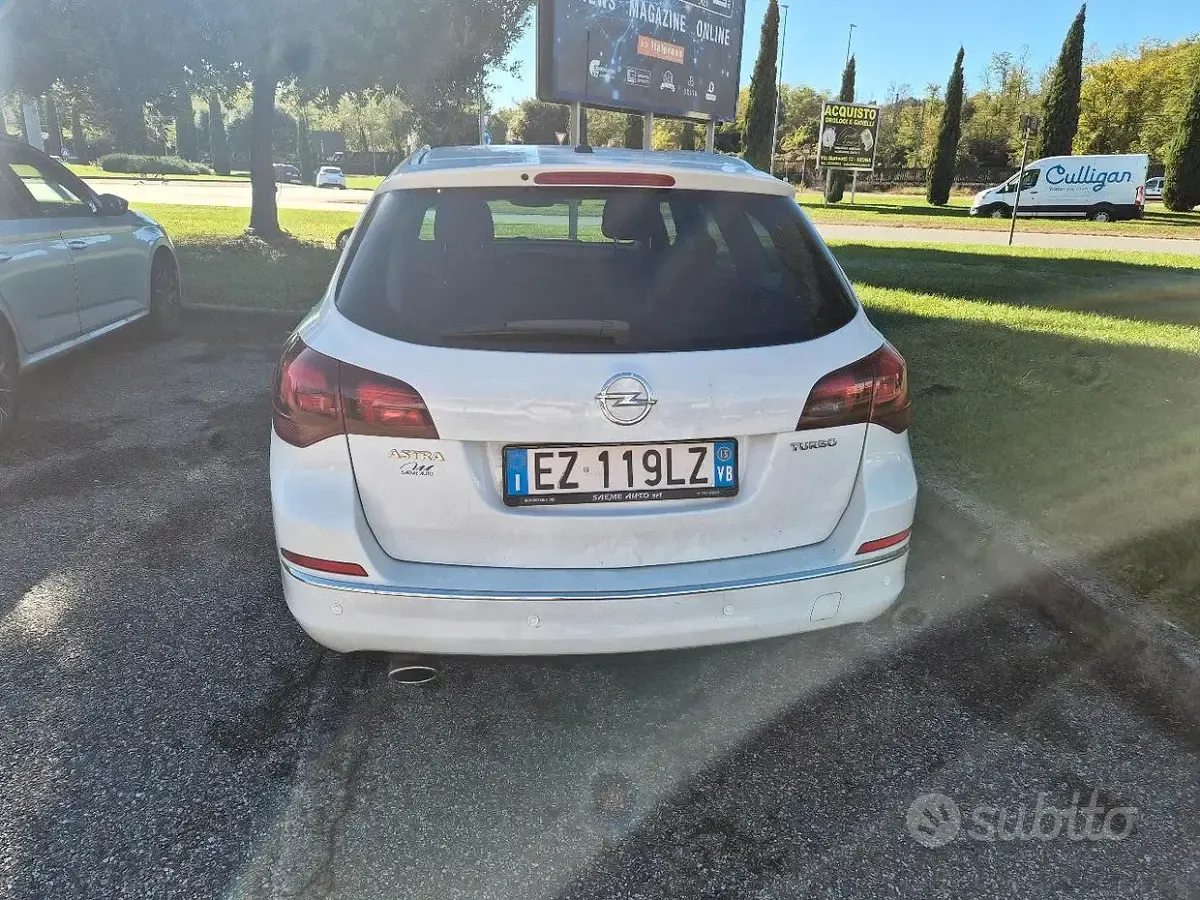 Usata Opel Astra Cosmo 140 CV (102 kW) 2015 Bianco Berlina