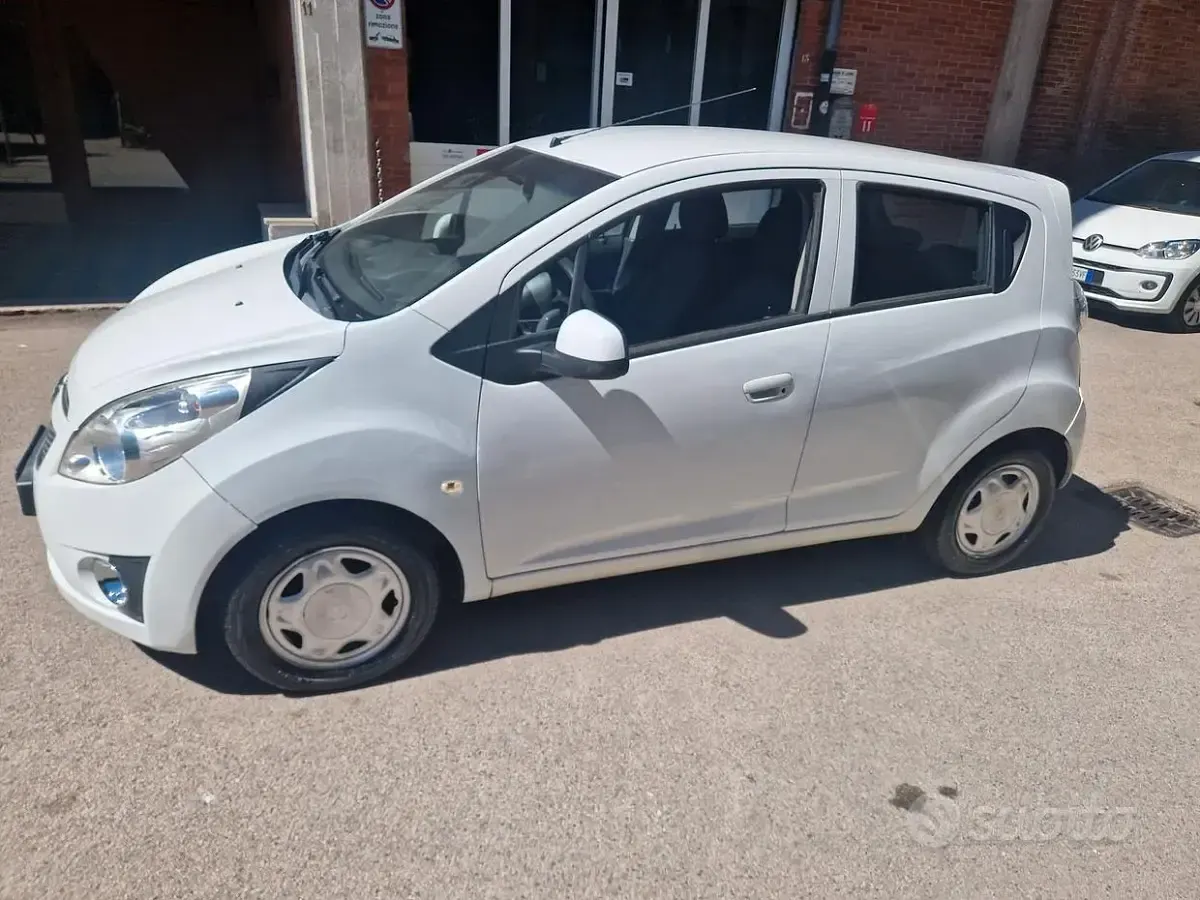 Usata Chevrolet Spark 68 CV (50 kW) 2012 Bianco Utilitaria
