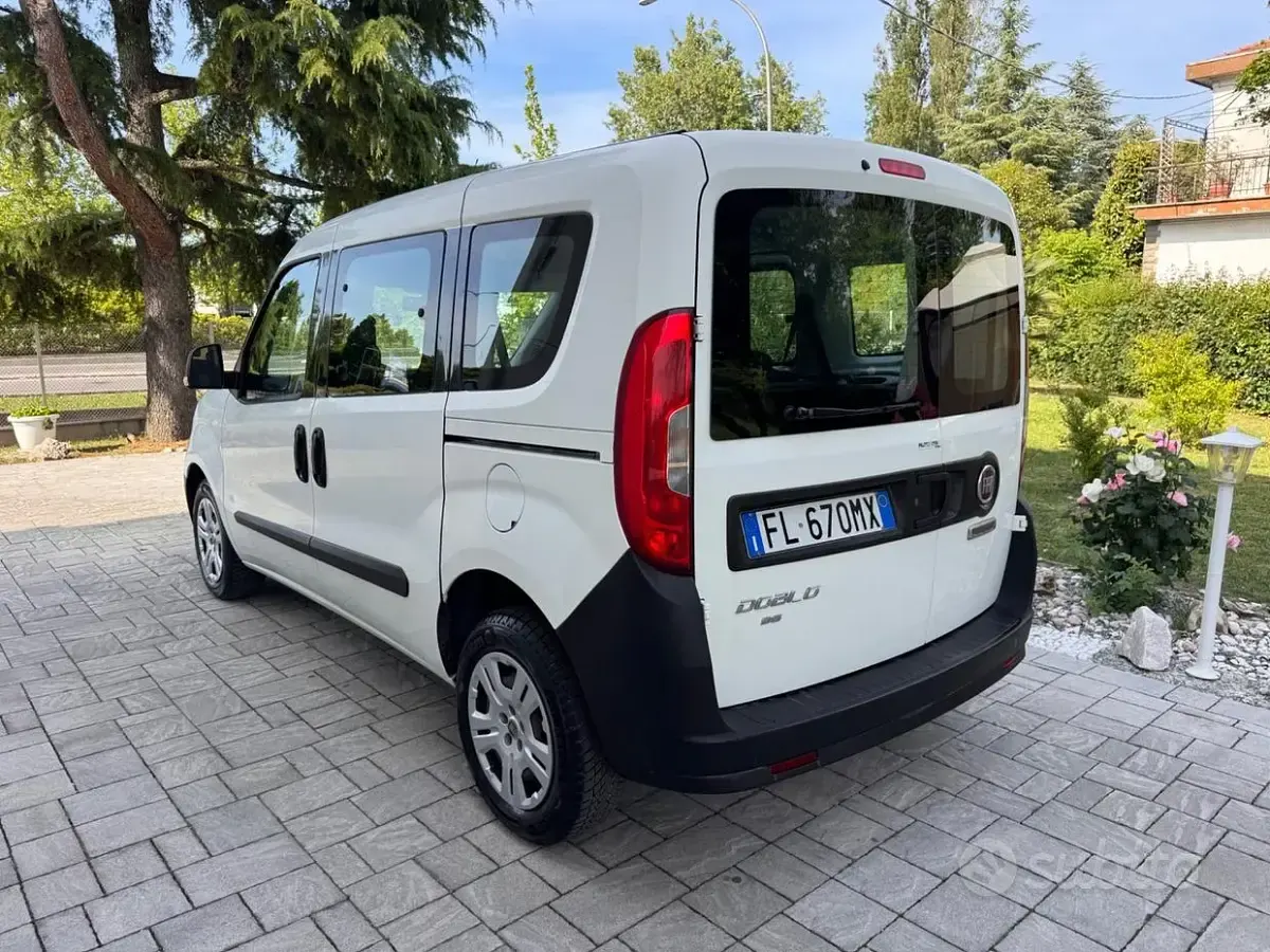 Usata Fiat Doblò 95 CV (69 kW) 2017 Bianco Monovolume