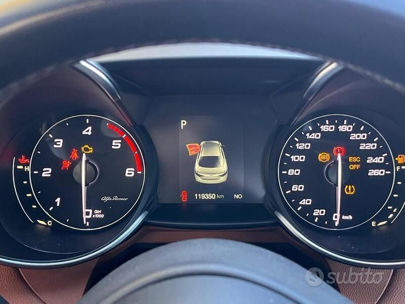 Usata Alfa Romeo Giulia Super 150 CV (110 kW) 2016 Nero Berlina