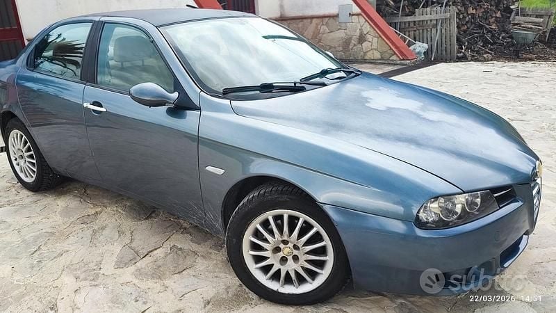 Usata Alfa Romeo 156 115 CV (84 kW) 2003 Grigio Berlina