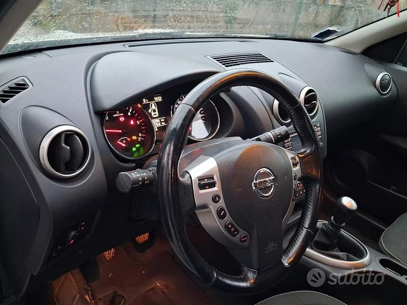Usata Nissan Qashqai Acenta 110 CV (80 kW) 2010 Bianco SUV