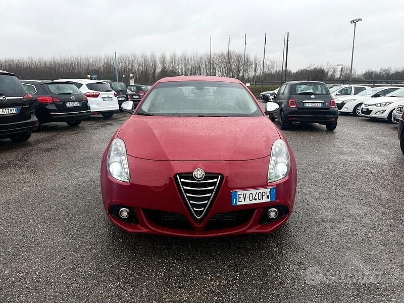 Usata Alfa Romeo Giulietta Progression 105 CV (77 kW) 2014 Rosso Utilitaria