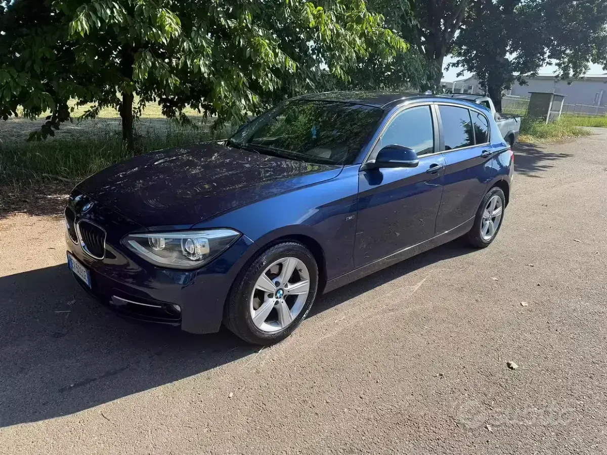 Usata BMW 118 Sport Line 143 CV (105 kW) 2014 Blu Utilitaria