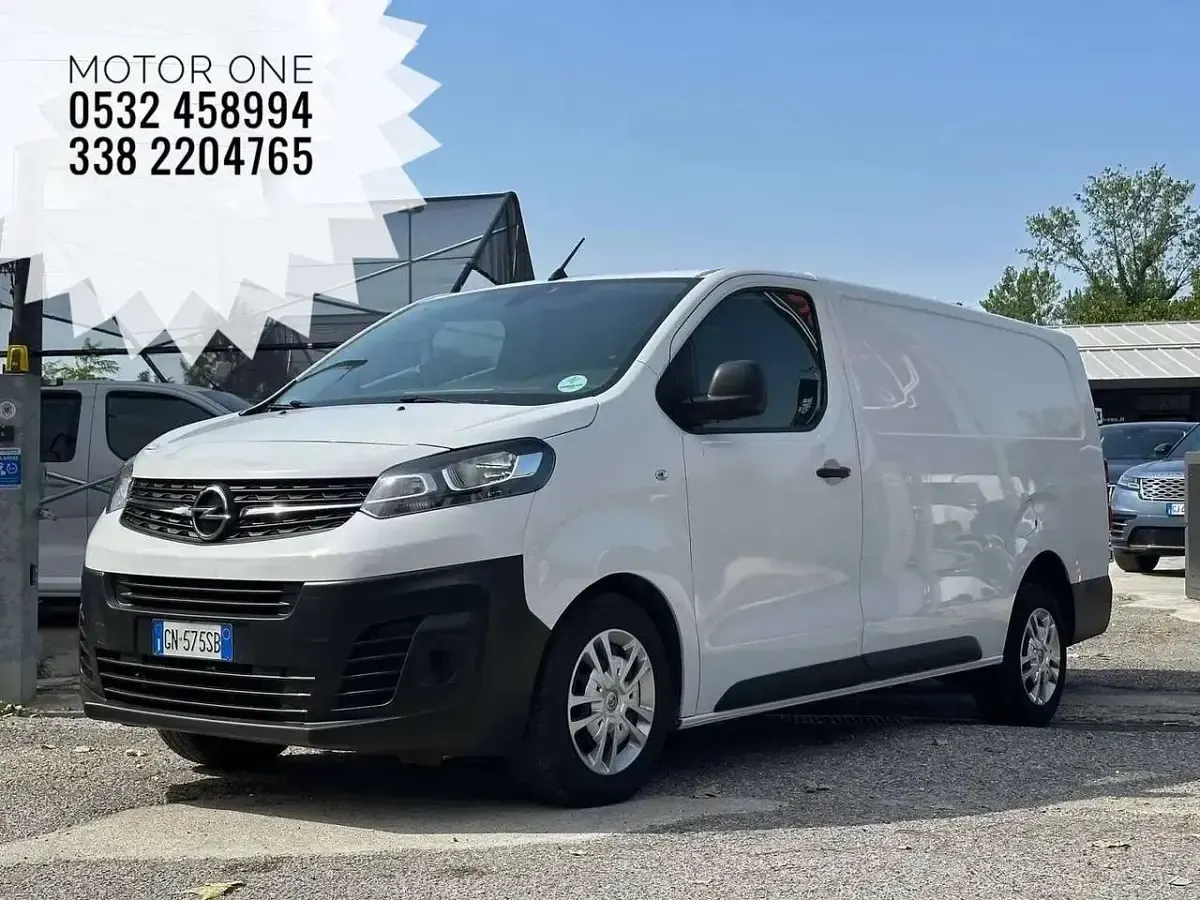Usata Opel Vivaro-e Combi 120 CV (88 kW) 2023 Bianco Monovolume